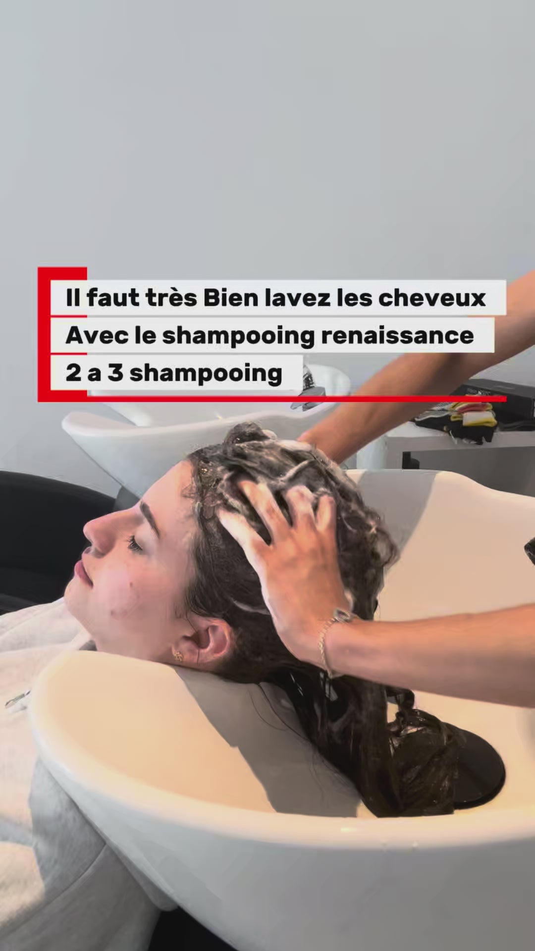 Charger la vidéo : <p>Découvrez le kit lisse impeccable en vidéo et observez chaque étape de la méthode Ribeiro's Liss et la gamme renaissance pour un résultat impeccable. </p>